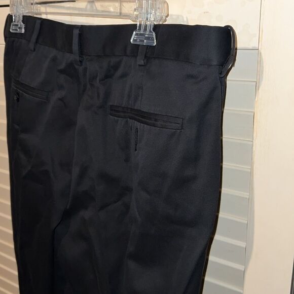 Black dress pants size 34 x 30, flat front - Picture 4 of 4